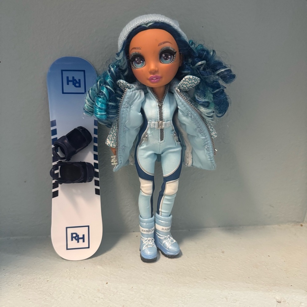 Rainbow High Blue Doll Skylar Bradshaw Winter Break Snowboard